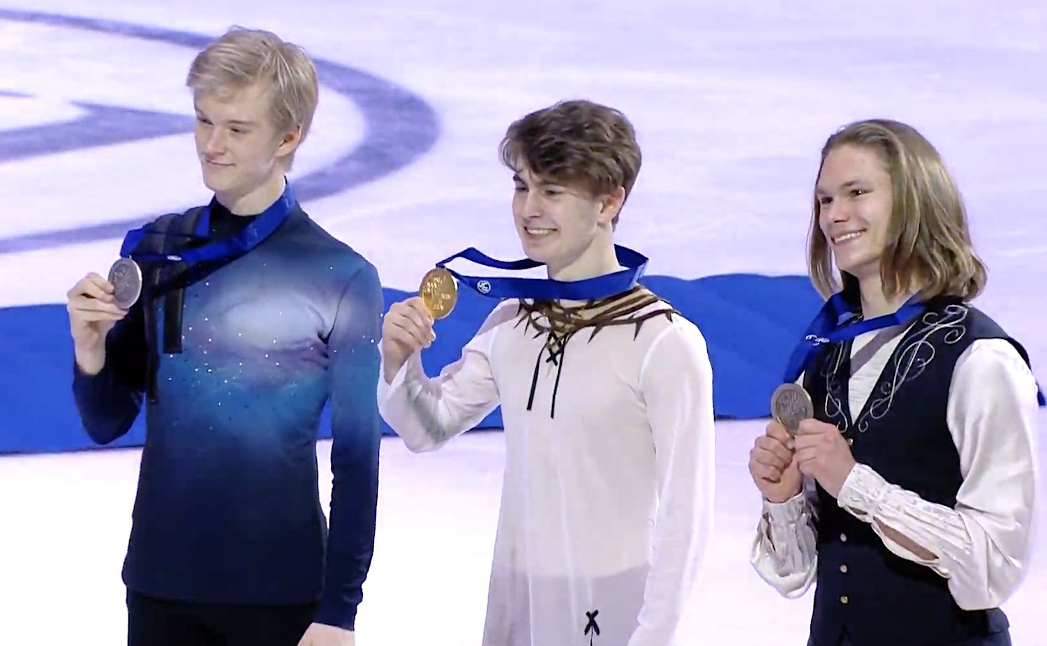 Лев гонов велотрек. Чемпионат европы кто занял третье место. Torun nestle cup 2017 victory ceremony photo grassl mironov. Женская сборная италии по велоспорту. Медали по боксу.