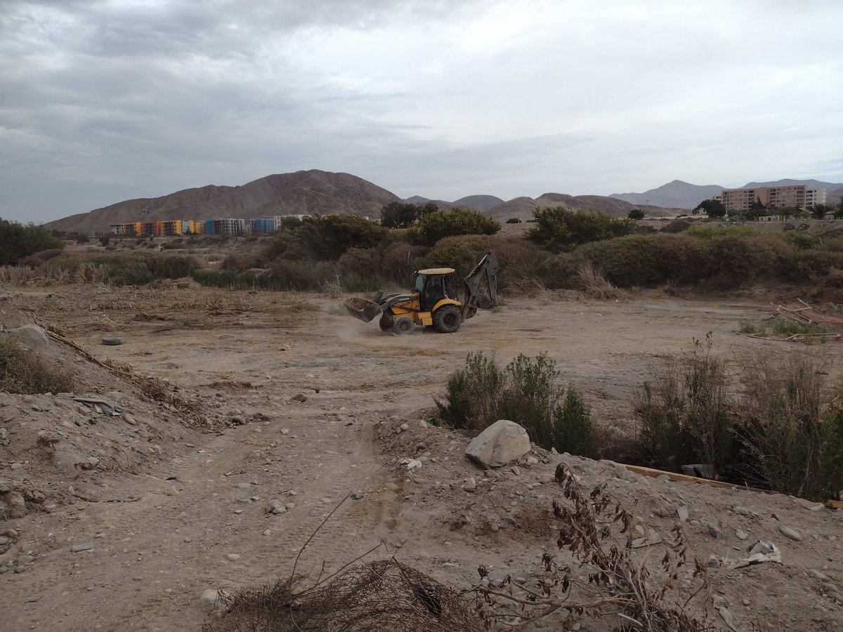 AHORA: El <a href="/DirectorServiu3/">Rodrigo Maturana Fuentes</a> Rodrigo Maturana junto al jefe y profesionales del Departamento Técnico del <a href="/serviuatacama/">Serviu Atacama</a> inspeccionan trabajos preventivos en obras del lecho del río #Copiapó del #ParqueKaukariMinvu  Etapa 3A, debido a la alerta meteorológica vigente en #Atacama