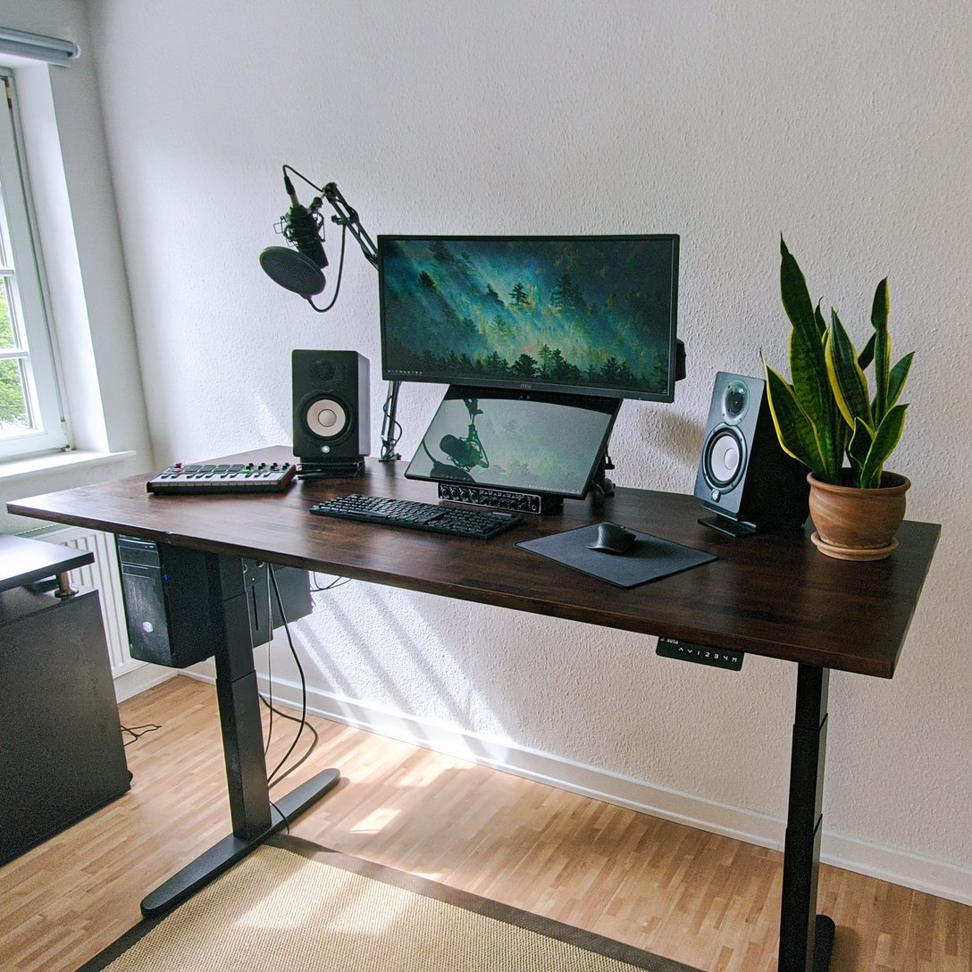 Minimal Standing Desk Setup