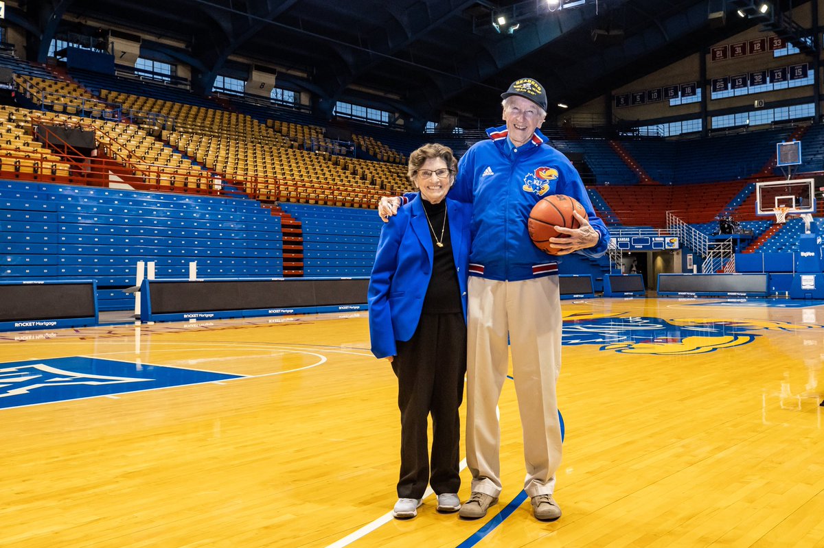 KUAthletics's tweet photo. How cute is this.

Meet Warren Corman, and his wife, Mary. 

Warren is the last living original architect of Allen Fieldhouse. https://t.co/C3MuEVRoc9