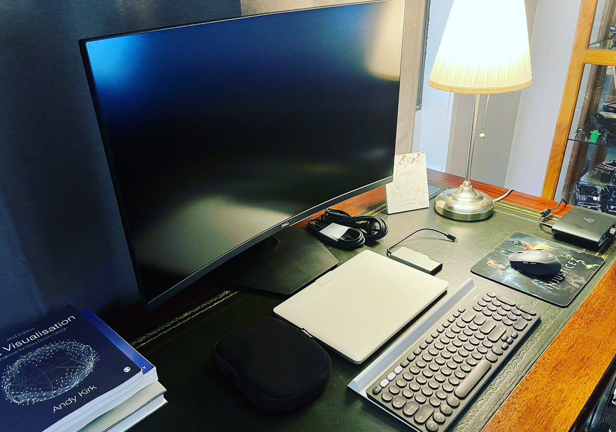 MarkTossell's tweet photo. All set up and ready to go for my AWESOME new role on Monday! #notexcitedatall #tableau #salesforce
@tableau @salesforce @TableauCRM https://t.co/4H8tfpbAew