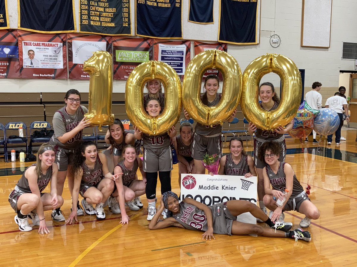 One more picture from tonight as the Manheim Central Lady Barons celebrate a WIN & Maddie Knier’s 1,000th Career Point! 🎉🎉 @maddieknier @MCLadyBarons