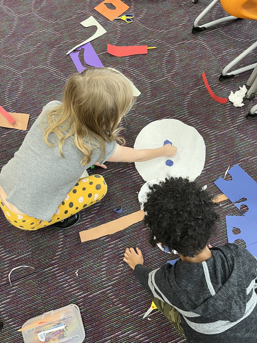 SummitKinders's tweet photo. Collaboration in kindergarten.  After reading The Biggest, Best Snowman they Built the Biggest Snowman with friends. These are the best days. #reynproud #collaboration #Kindergarten https://t.co/Tha6WZrFGc
