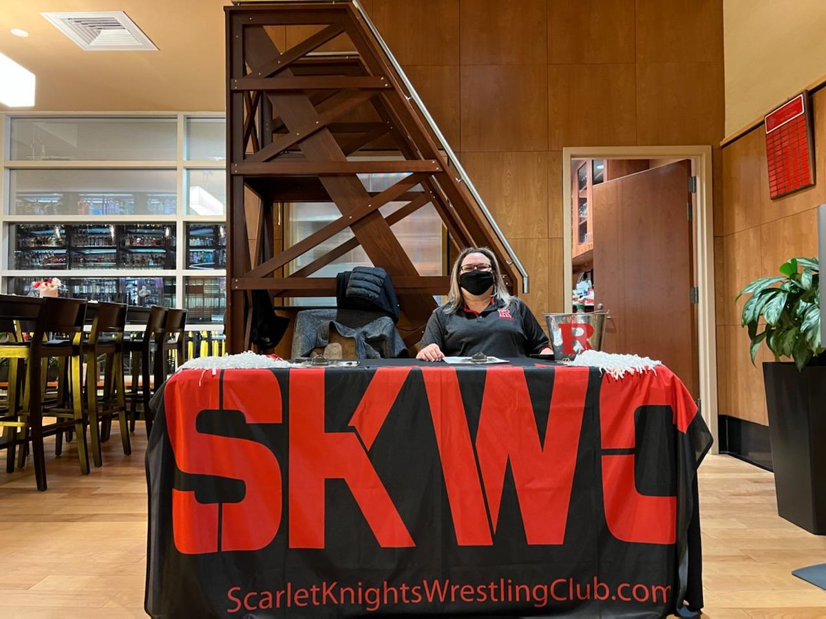 we R heRe!  Ready, set, <a href="/SKWrestlingClub/">SKWrestlingClub</a> social time afteR a fRiday Knight victoRy!

Let's #GoRU <a href="/RUWrestling/">Rutgers Wrestling</a>
#RelentlessPuRsuit 🛡⚔ 

<a href="/TheRutgers_Club/">The Rutgers Club</a>