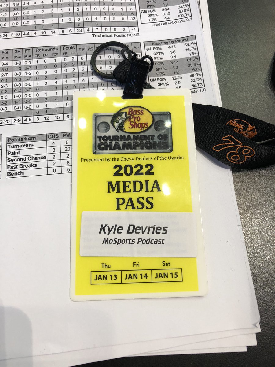 KyleADeVries's tweet photo. Beautiful weekend to watch some basketball with the @MizzouSportsPod guys. The @BassProTOfC is always a highlight of the year. 

Let me know if you have any questions for Bronny James 😏 https://t.co/Dc52FflGa2