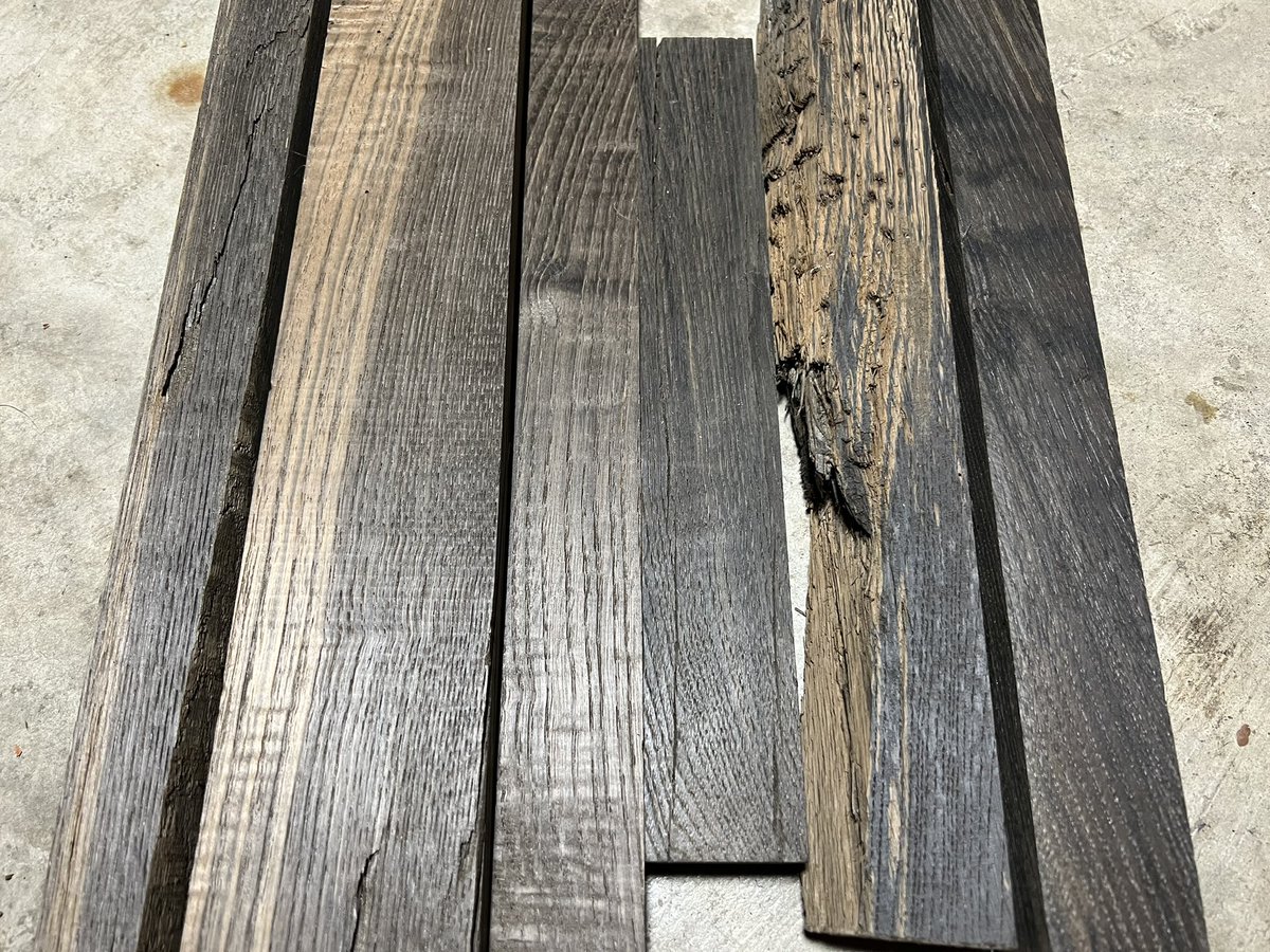 神代栗1本作成しました。 予想を上回る杢で完成しました。こちらは