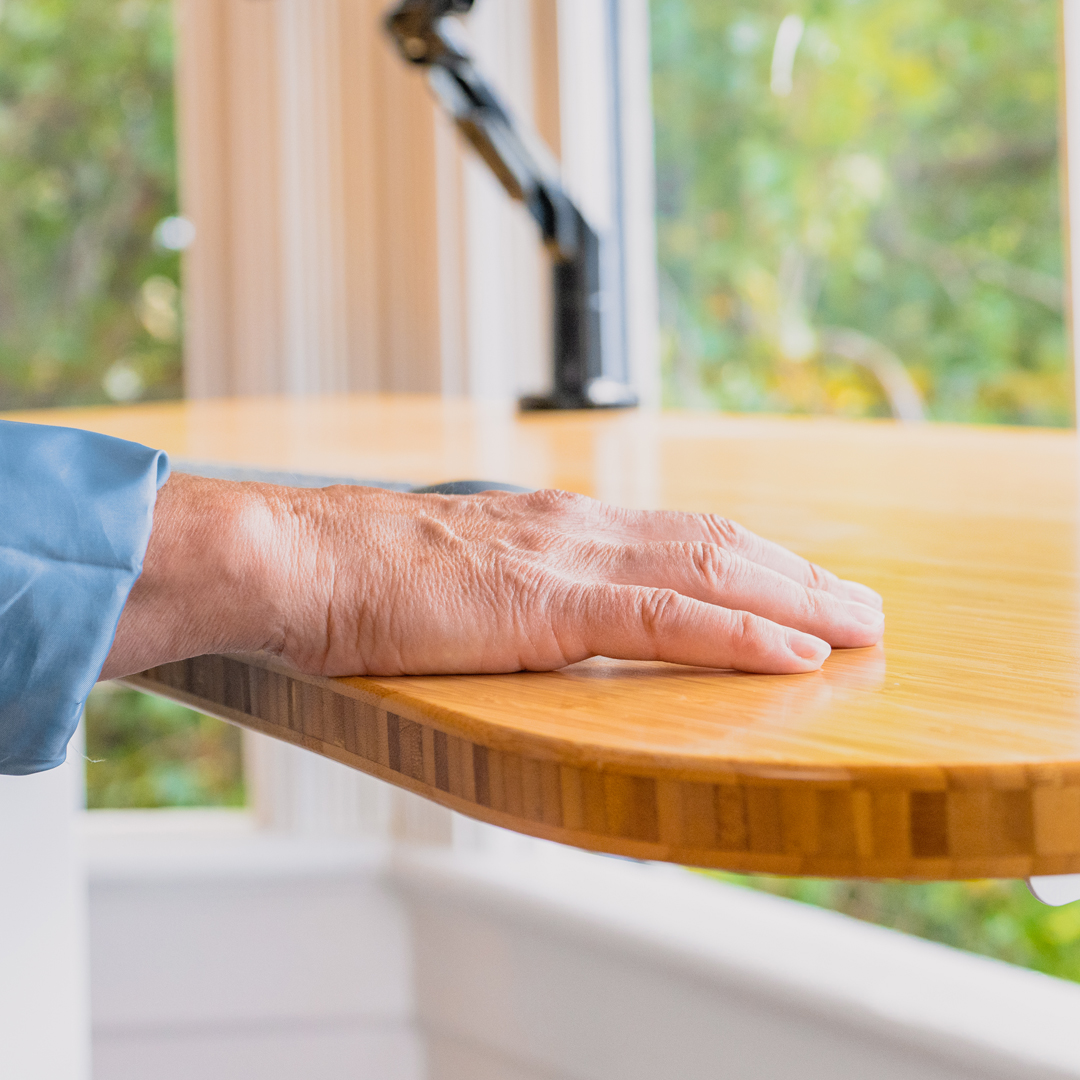 Ergonomyx's tweet image. Sustainable bamboo desktop, and smooth movement as you sit or stand with a touch of your hand. What more could you ask for in a desk?

#sitstandmove #sitstanddesk #wfh #setup
