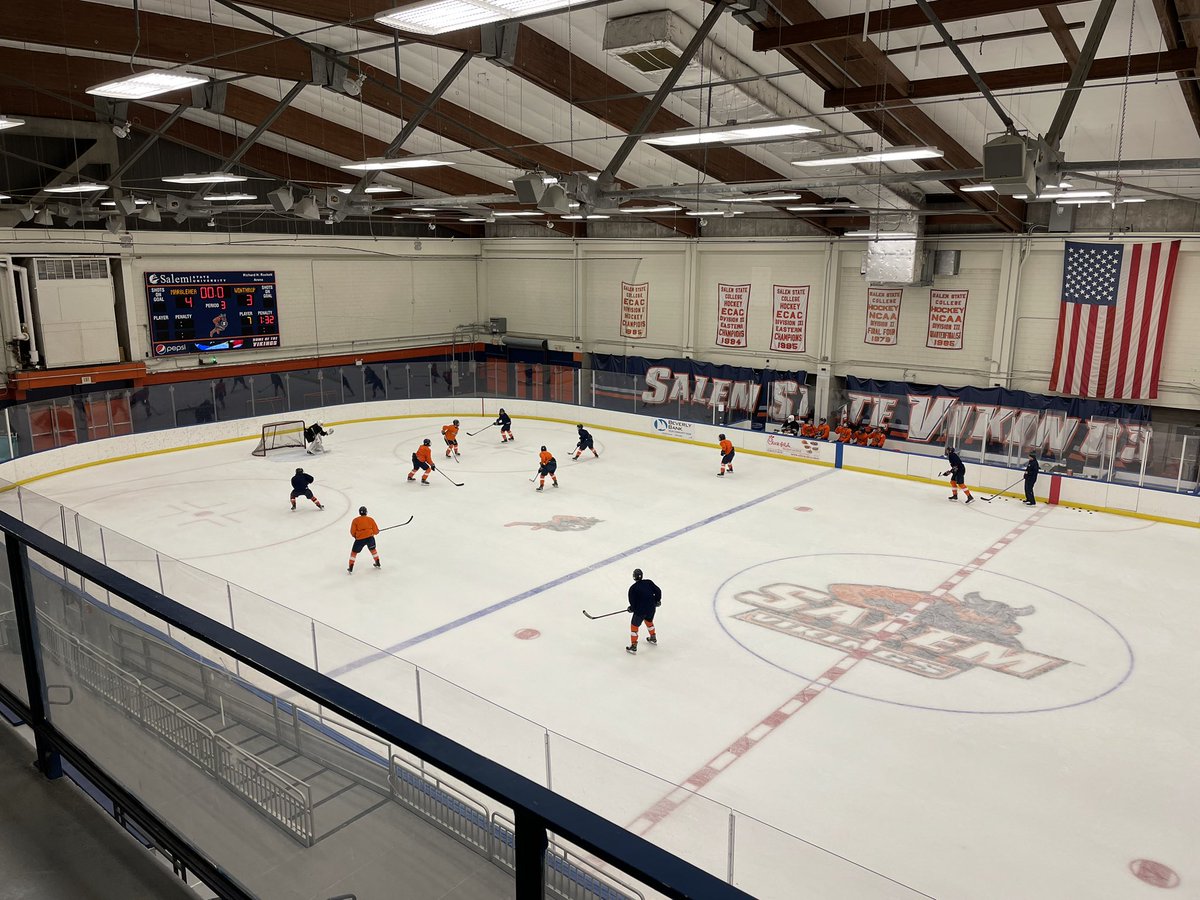 LifeAtSSU's tweet photo. Orange and blue practice through Omicron. #Vikings https://t.co/U8zdCymGtl