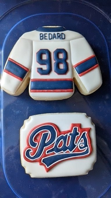 BleedingGreen77's tweet photo. My daughter is gonna love these @WHLPats cookies for her sweet 16 birthday. Can you guess who her favourite player is? https://t.co/gWP6yQ18LR