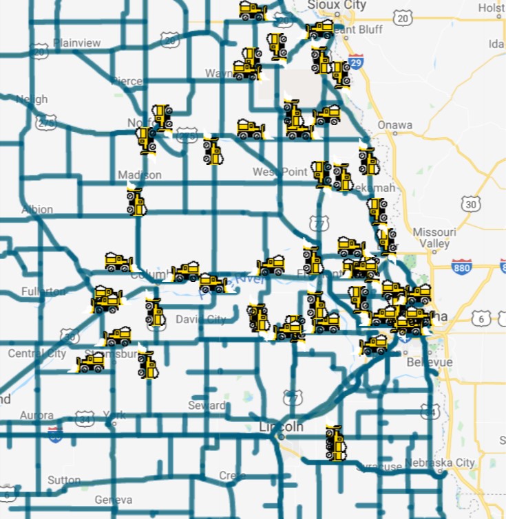 NebraskaDOT's tweet photo. ⚠️ Traffic Alert⚠️ Eastern Nebraska is experiencing heavy snowfall, reducing visibility &amp; creating slick conditions. Plows are out! Be sure to give them the space they need! Before you head out the door, be sure to check https://t.co/dMWDoxmD2N for the latest! #NeRoads https://t.co/k6WXg617ax