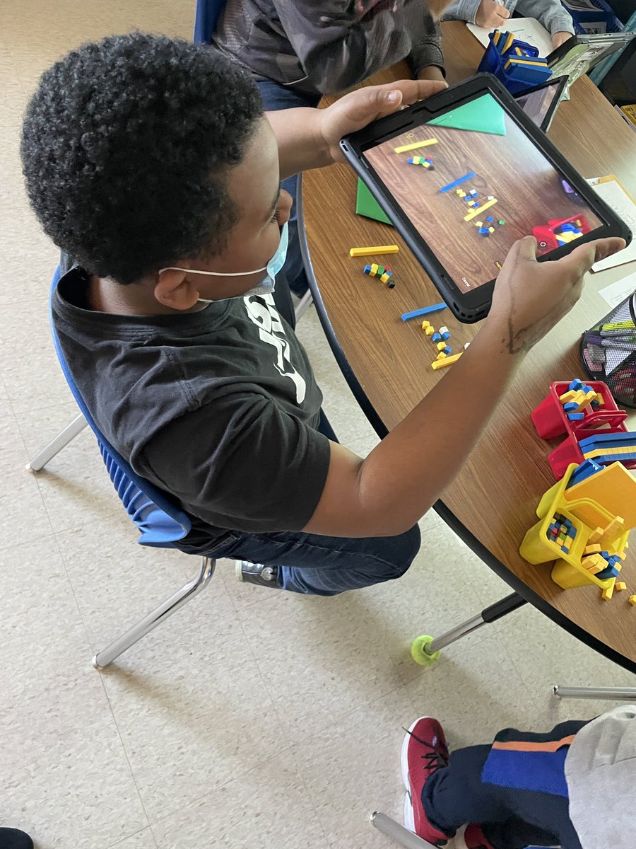 We love how easy it is for students to capture their learning using the #Classkick app. Teachers can view work in real time, add comments, and instantly grade work. #thedenatbriarcliff #BresBears <a href="/BRES_Bears/">BRES</a>