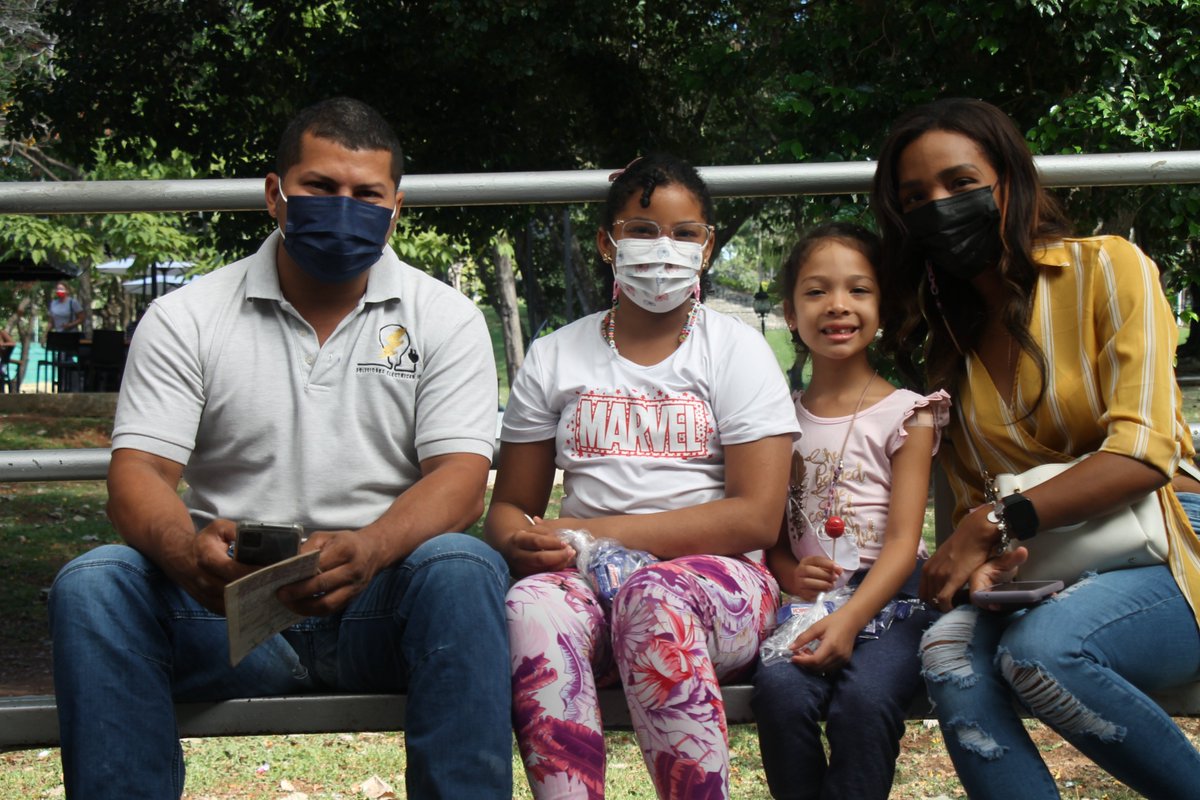 criticaenlinea's tweet photo. #NacionalCri Un total de 731 niños de 5 a 11 años fueron vacunados hoy, en esta jornada liderada por Yazmín Colón de Cortizo, Primera Dama de la República, lo que aumentó la cifra de vacunados a 5,232 en seis días. https://t.co/zrmAiFs2xg