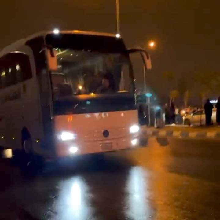 xxreavi_'s tweet photo. THIS IS THE BUS THE FANS ARE LOOKING FOR, THIS BUS IS SENT BY STRAY KIDS, IF YOU SEE IT MAKE THE STOP ⚠️⚠️⚠️⚠️⚠️⚠️⚠️⚠️⚠️⚠️⚠️⚠️ #StrayKids_in_Riyadh
#ISTAYS https://t.co/UjEdKVSDFD