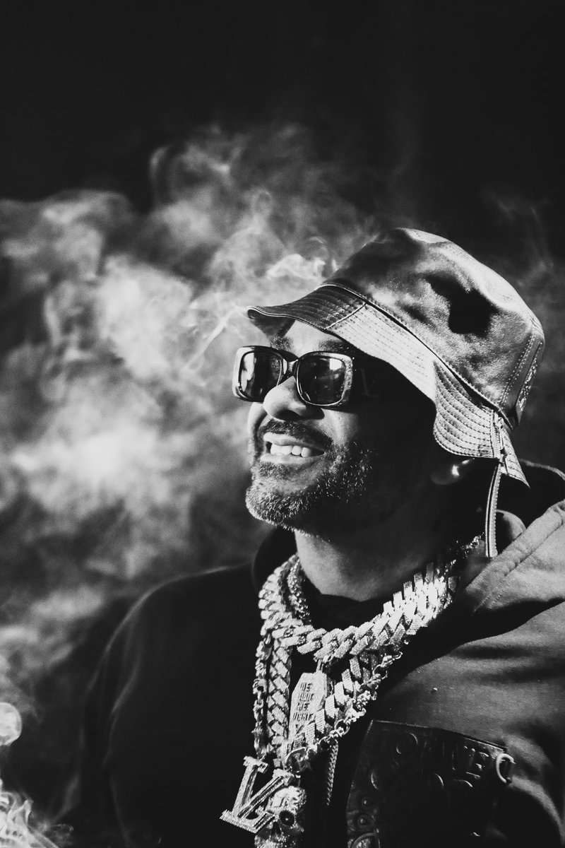 Capo’s Back with a #GangstaGrillz!! 

A few portrait shots from last nights “We Set The Trends” listening party in NYC. <a href="/jimjonescapo/">Jim Jones</a> 📸