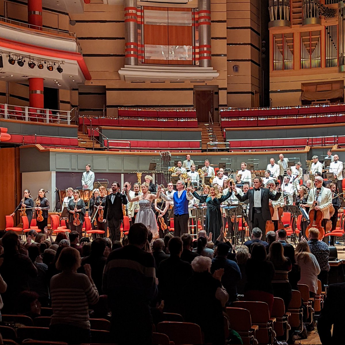 CBSO (@thecbso) on Twitter photo What a night! A well deserved standing ovation for Mr Sondheim and our fantastic singers and musicians! 🤩
Huge thanks to @LouiseDearman @SheenCaroline @NadimNaaman & <a href="/JeremySecomb/">Jeremy Secomb</a> for their amazing performances.
In association with <a href="/west_end_int/">West End International</a> and supported by <a href="/MarshGlobal/">Marsh</a>. What a night! A well deserved standing ovation for Mr Sondheim and our fantastic singers and musicians! 🤩
Huge thanks to @LouiseDearman @SheenCaroline @NadimNaaman & <a href="/JeremySecomb/">Jeremy Secomb</a> for their amazing performances.
In association with <a href="/west_end_int/">West End International</a> and supported by <a href="/MarshGlobal/">Marsh</a>.