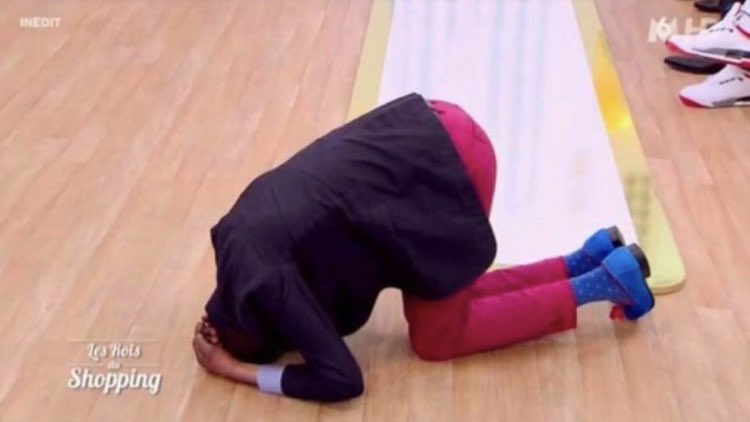 Je lui ai dis fais moi un haul, dans ses vidéos elle dit « vous »