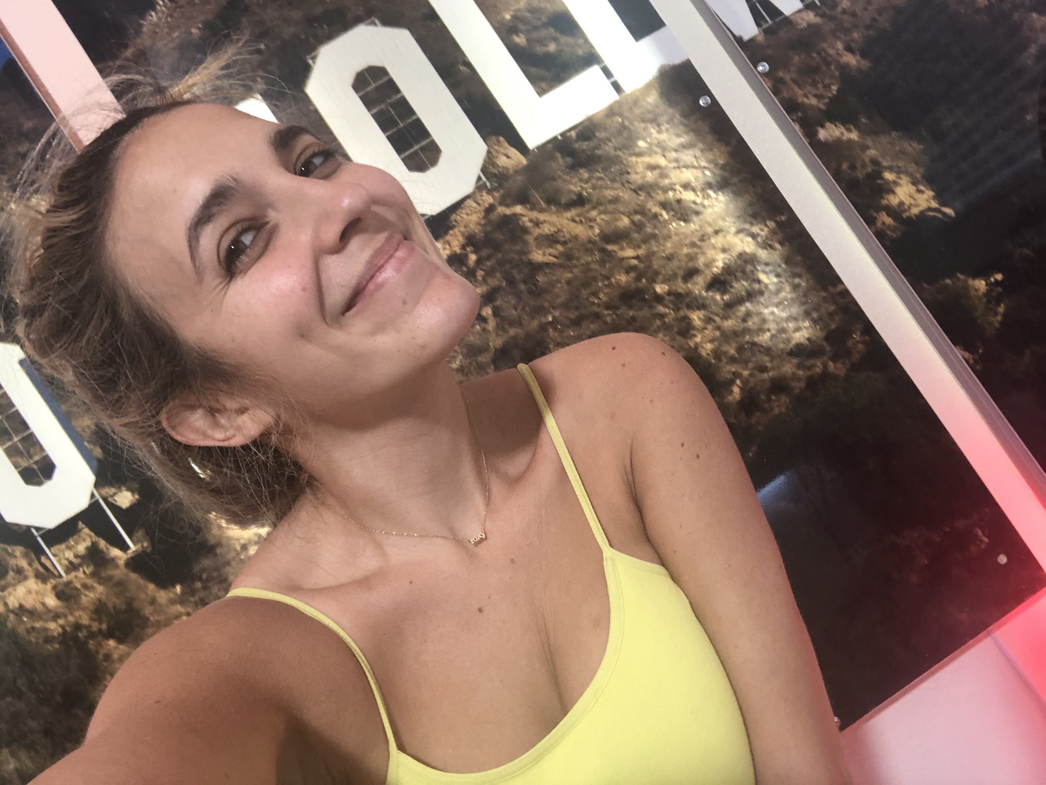 Roxy Striar on X: "Hey you. Ya you. We are only 14 days into the year. Cut  the crap with “fuck 2022 I'm done” stuff. You've got this. Let's chat  https://t.co/tCIdd1ofj3 https://t.co/hXGhBcyVKJ" /