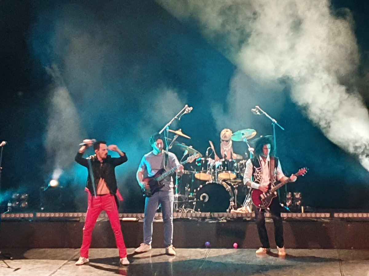 Etorrent64's tweet photo. #Queen Tribute Band #BreakFreeShow Big Concert @auditori_gi https://t.co/JqrpLH3M5J