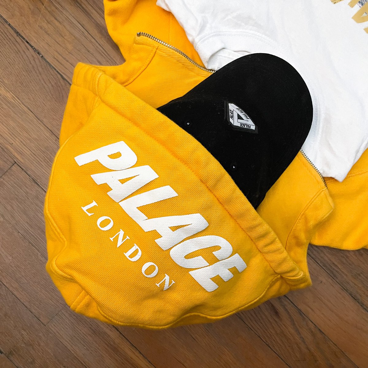 SenpaiKoala's tweet photo. 🌊 WAVEY @outfitgrid #outfitgrid 💧
•🧢 by #PalaceSkateboards
•🧥 by #PalaceSkateboards
•👕 by #CreateSupply
•👖 by #Rothco
•👟 by #Adidas #YeezyKnitRNRBoot https://t.co/p35ythBGAb
