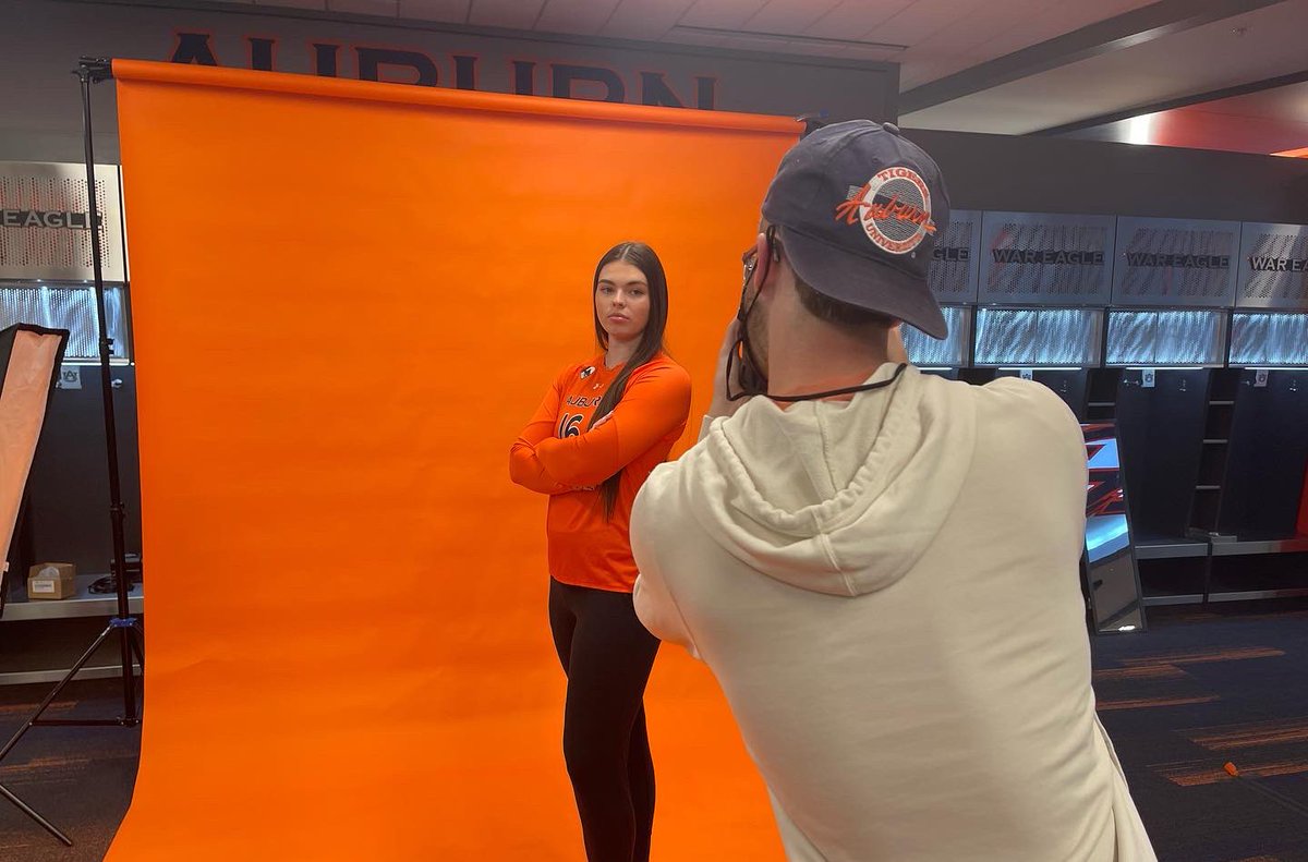 Welcome to the Family 📸

<a href="/kendalkempvb/">Kendal Kemp</a> x <a href="/Harmon11Chelsey/">chelsey</a> 

#WarEagle