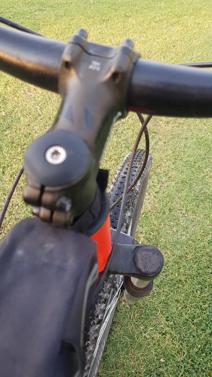 Agarre la bici. Mañana llueve 🌧🌧

@Alesanta2606