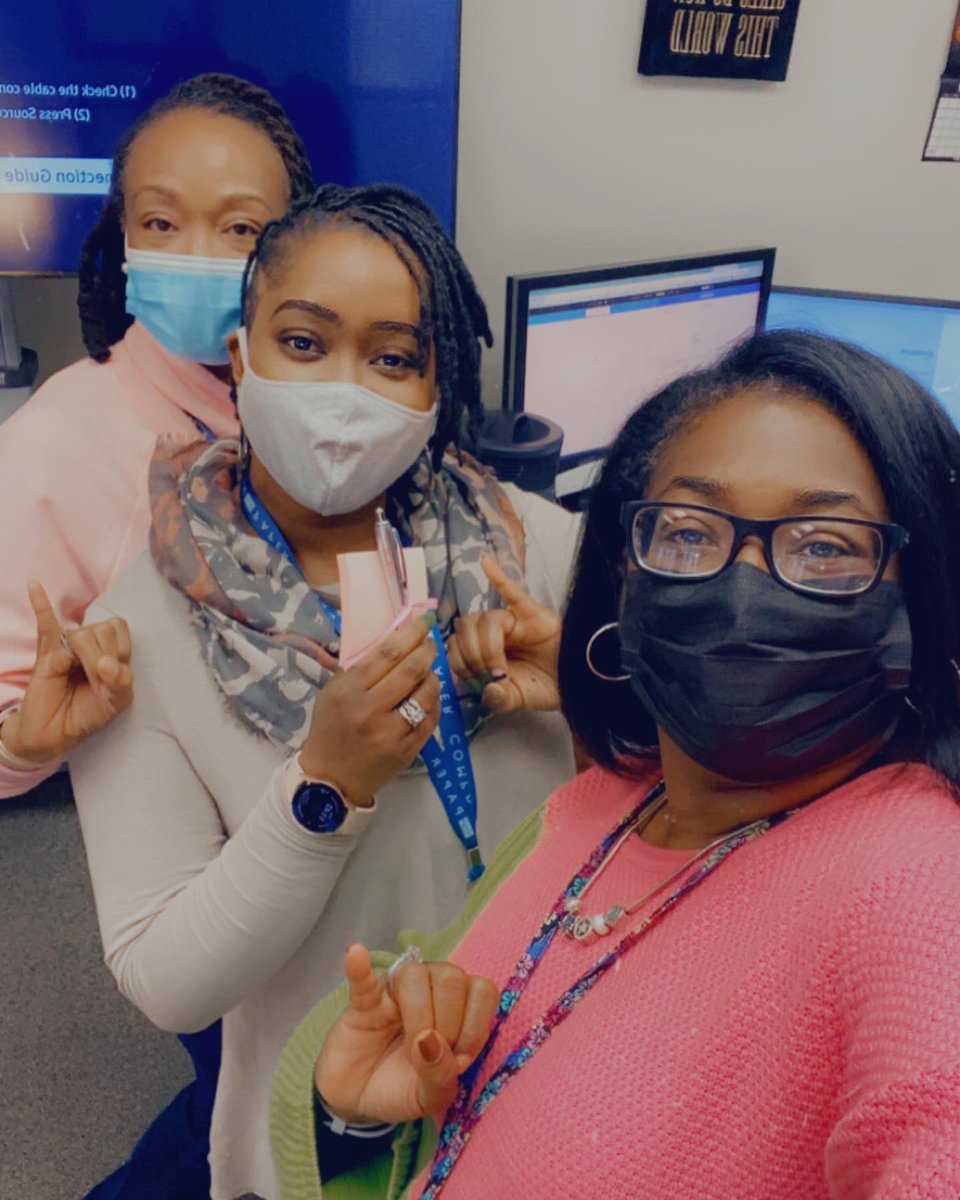 LaTashaMHarden's tweet image. We delivered a small token of appreciation to a few Educator Sorors in honor of Founders’ Day!💗💚
#ilovemyaka💕💚💕💚 
#akaeducators
@hcsmidtown 
@HCSMRidge