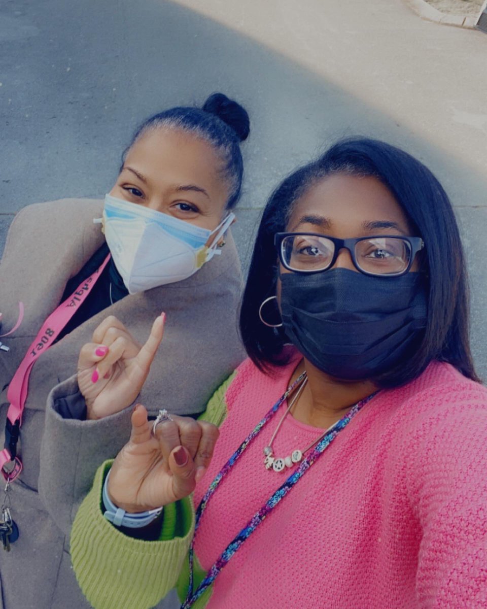 LaTashaMHarden's tweet image. We delivered a small token of appreciation to a few Educator Sorors in honor of Founders’ Day!💗💚
#ilovemyaka💕💚💕💚 
#akaeducators
@hcsmidtown 
@HCSMRidge