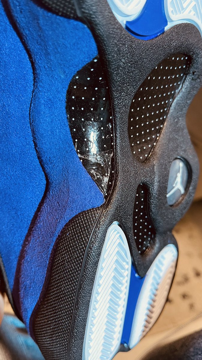 Days_of_Tech's tweet image. This is what I received from the #snkrs app @Nike @nikeshop @Jumpman23 today. Super quality y’all putting out over there. Worth the $200 #snkrsapp #sneakerhead #nike #jordans #courtpurple #jordan13 #jordan13retro #jordanretro #kotd #junk