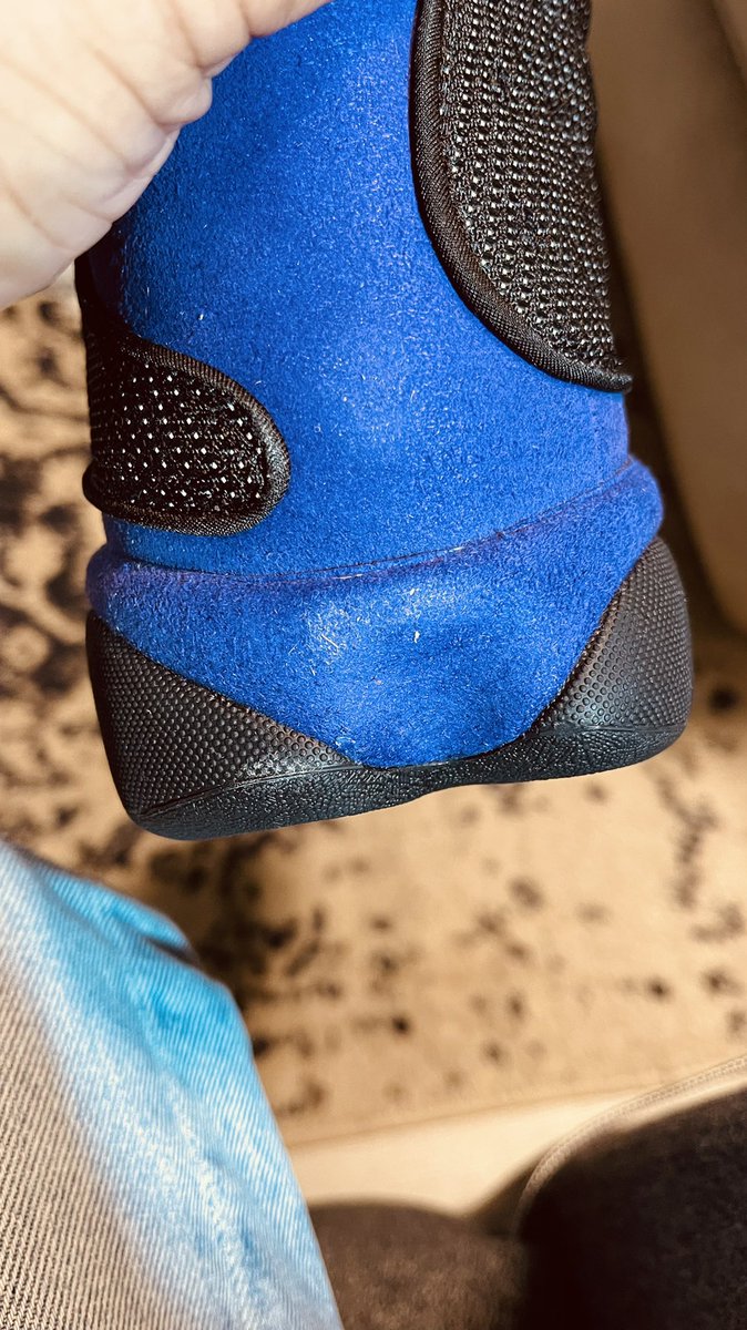 Days_of_Tech's tweet image. This is what I received from the #snkrs app @Nike @nikeshop @Jumpman23 today. Super quality y’all putting out over there. Worth the $200 #snkrsapp #sneakerhead #nike #jordans #courtpurple #jordan13 #jordan13retro #jordanretro #kotd #junk