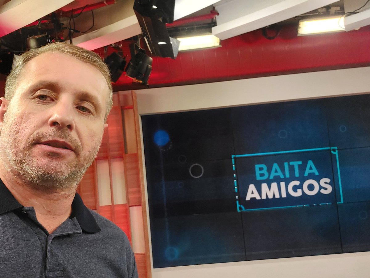 Chegando ao vivo, 20h, com o #baitaamigos no <a href="/bandsports/">BandSports</a> com <a href="/01velloso/">Wagner Velloso</a>, <a href="/HerreroLucas/">Lucas Herrero</a> e apresentação do <a href="/ivanbrunonarra/">Ivan Bruno</a>