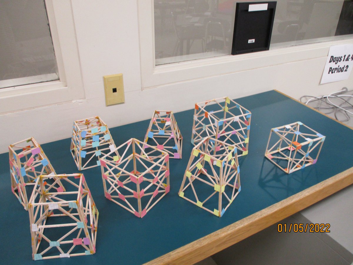 For a balsa tower where the amount of wood is limited, is it better to have  more trusses but in a zigzag, or less trusses but in crosses :  r/StructuralEngineering, image size:1200x900