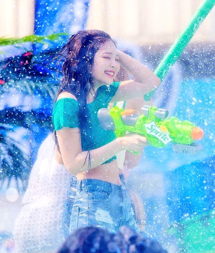 ⠀⠀    
⠀⠀⠀ 𝖮𝗇 𝖺 𝘀𝘂𝗺𝗺𝗲𝗿 𝖽𝖺𝗒, 𝖨 𝗆𝖾𝗍 𝗒𝗈𝘂
⠀⠀    𝖲𝗎𝗆𝗆𝖾𝗋 𝗁𝗈𝗅𝗂𝖽𝖺𝗒, 𝗈𝗇𝖾 𝖺 𝗳𝗲𝘄. 🏖️ 
⠀⠀ ⠀ ⠀         #MacFriday
⠀⠀
