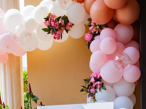 Balloon Garland for a suprise bridal shower.
#bridalshower
#decorlagos
#lagos 
#decoratorsinlagos
#lagosdecorator