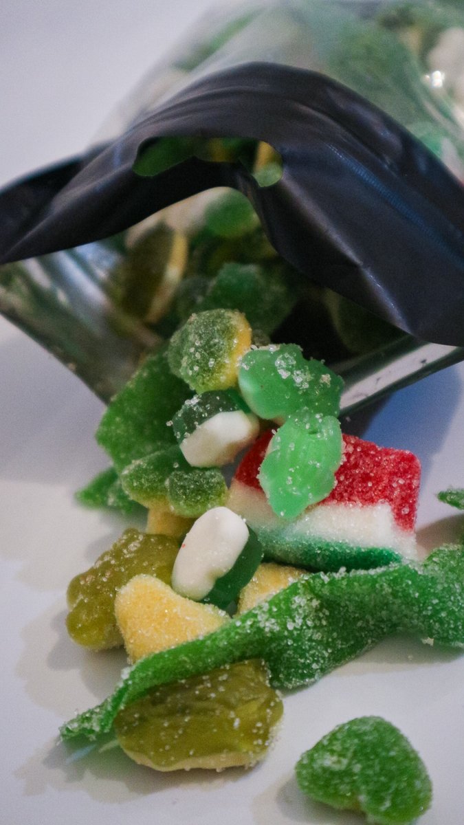 ⏰Sweet Saturday⏰

This week win a 1KG green mix - just tag a friend, RT and follow us!