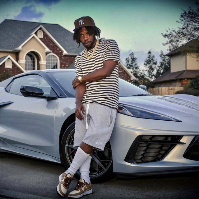 Like_C1ockwork's tweet photo. If you don’t listen to these niggas don’t talk that 🅿️ shit to me https://t.co/KBnVFQL7Dz
