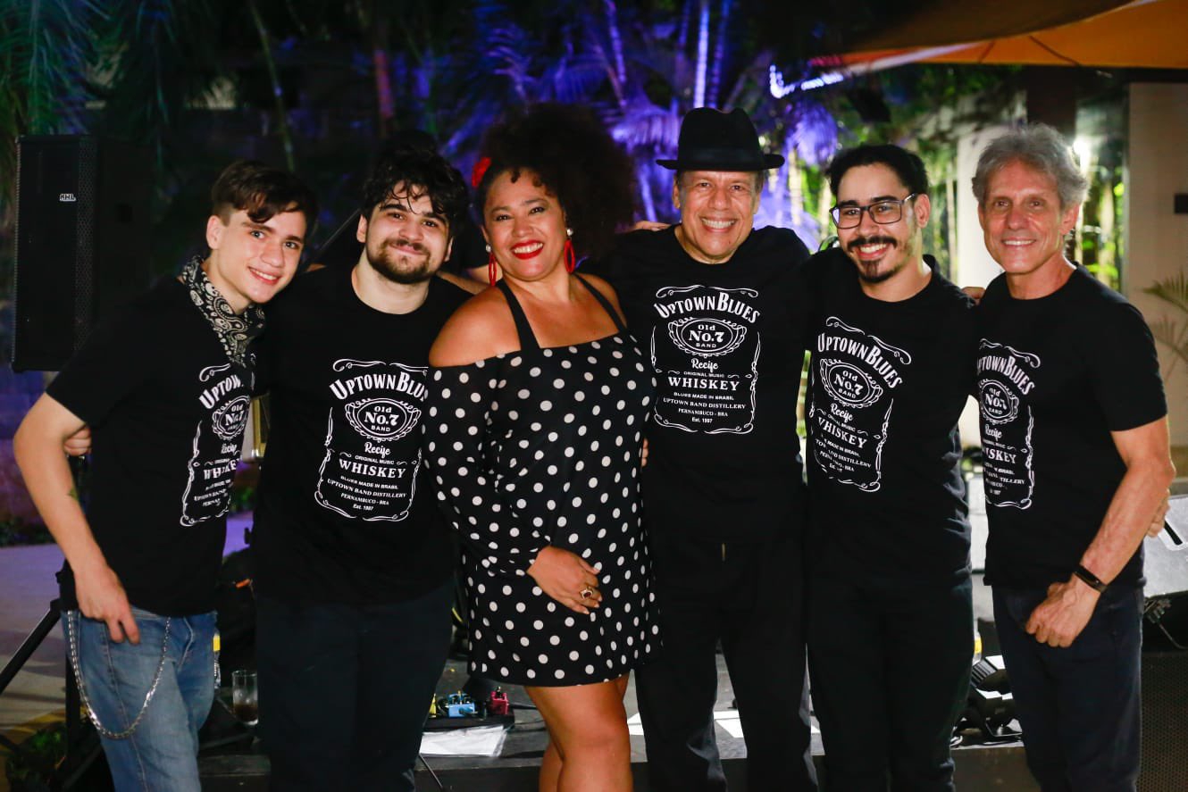 Follow Carlos Carneiro's (@CarlosC19787706) latest Tweets / Twitter