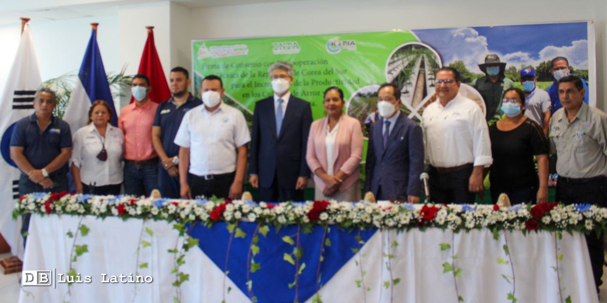 #Nicaragua y Corea del Sur realizan firma de convenio de cooperación para el incremento de la productividad en los cultivos de arroz y soya.
#14Enero #SomosPuebloPresidente <a href="/FirmesP/">Firmes Por la Paz</a> <a href="/miltonyani/">Milton S.</a> <a href="/UVEMBonilla/">UVE Miguel Bonilla (R)</a>