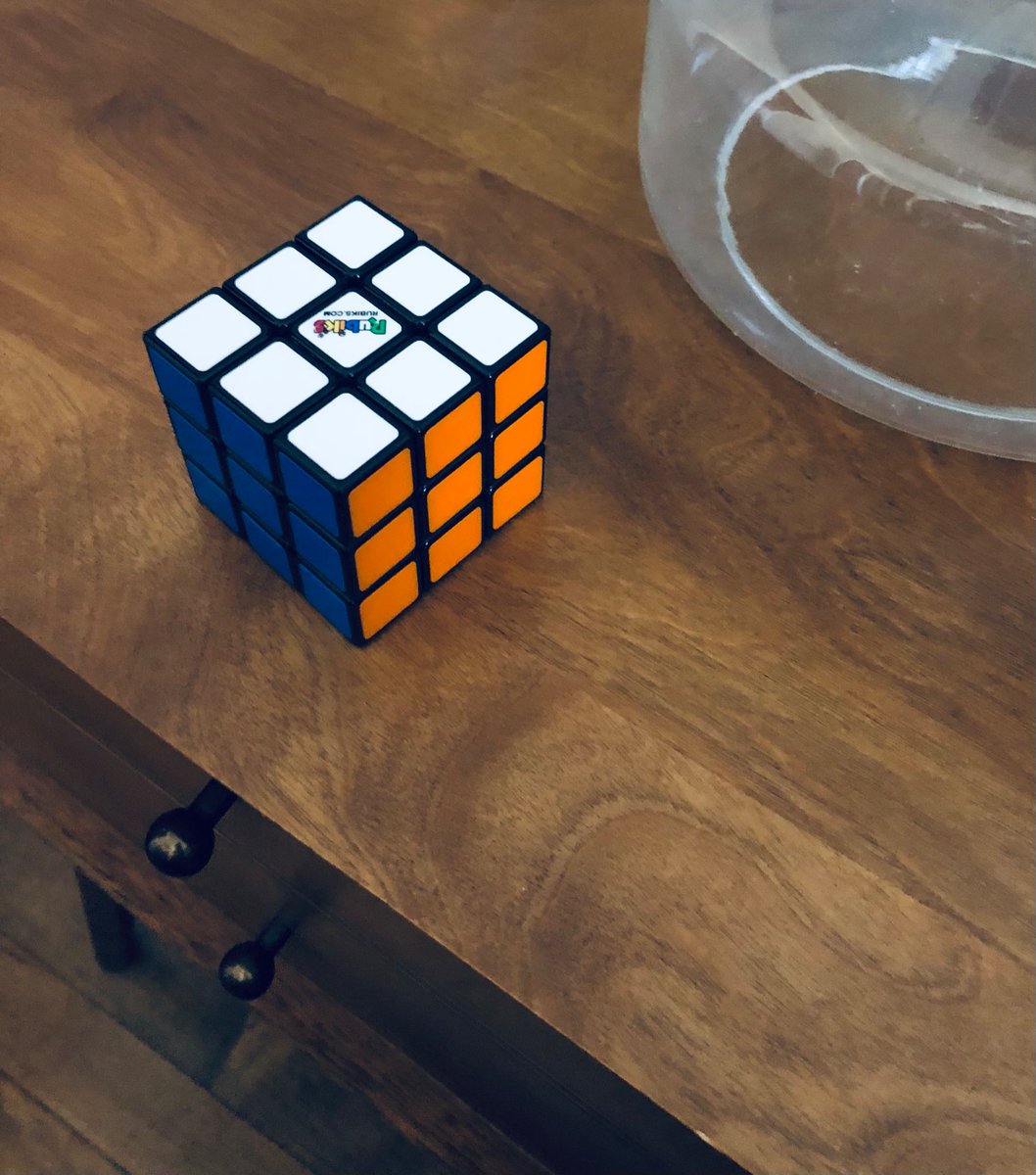 If anyone ever asks me about my proudest accomplishment I’m now gonna have a ready answer #rubikscube #obsessed