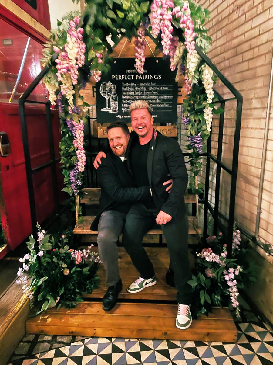 GaynorEngland's tweet image. Great night at @OldBankFleetSt with the @TheBACD committee &amp;amp; @BoutiqueWhiten #allaboard #eventprofs #backtolive  @abstract_news #London 😃 🍺