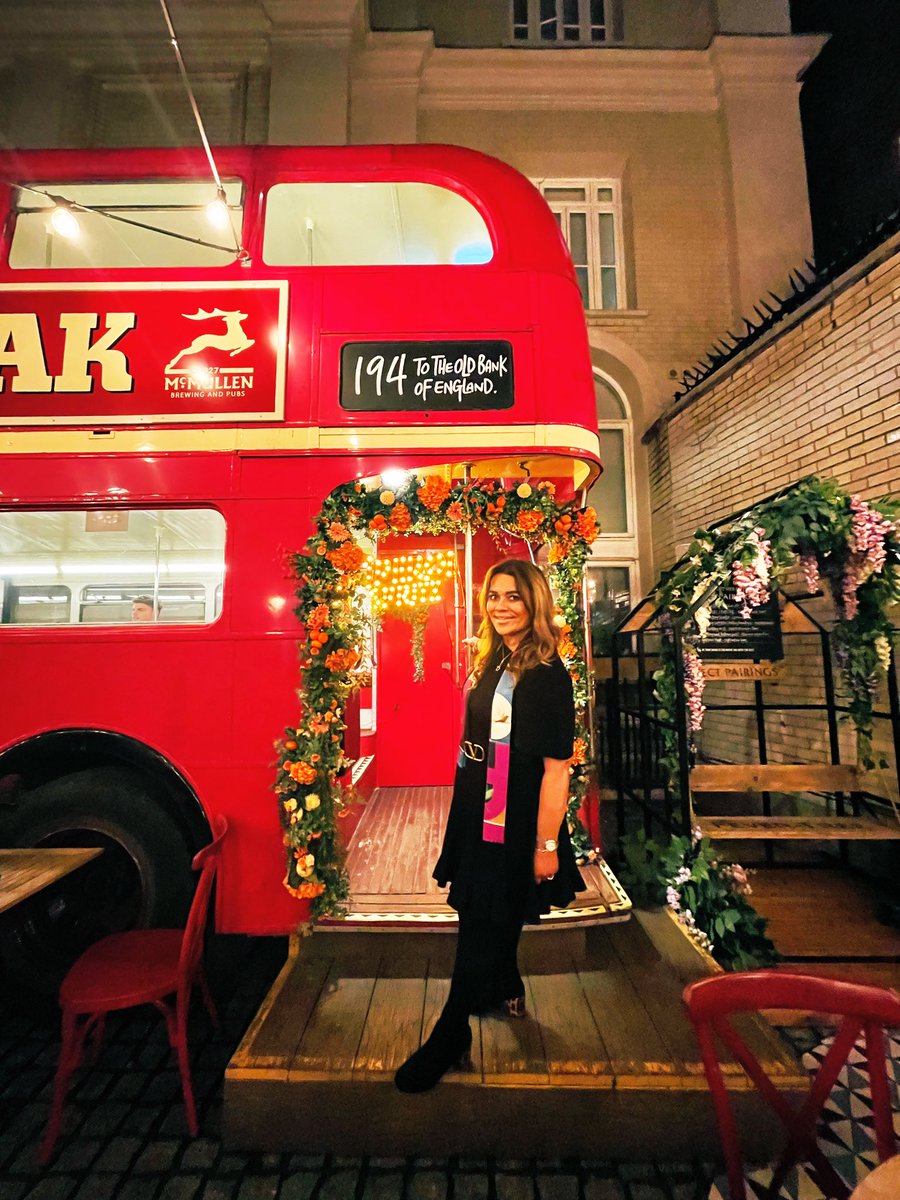 GaynorEngland's tweet image. Great night at @OldBankFleetSt with the @TheBACD committee &amp;amp; @BoutiqueWhiten #allaboard #eventprofs #backtolive  @abstract_news #London 😃 🍺