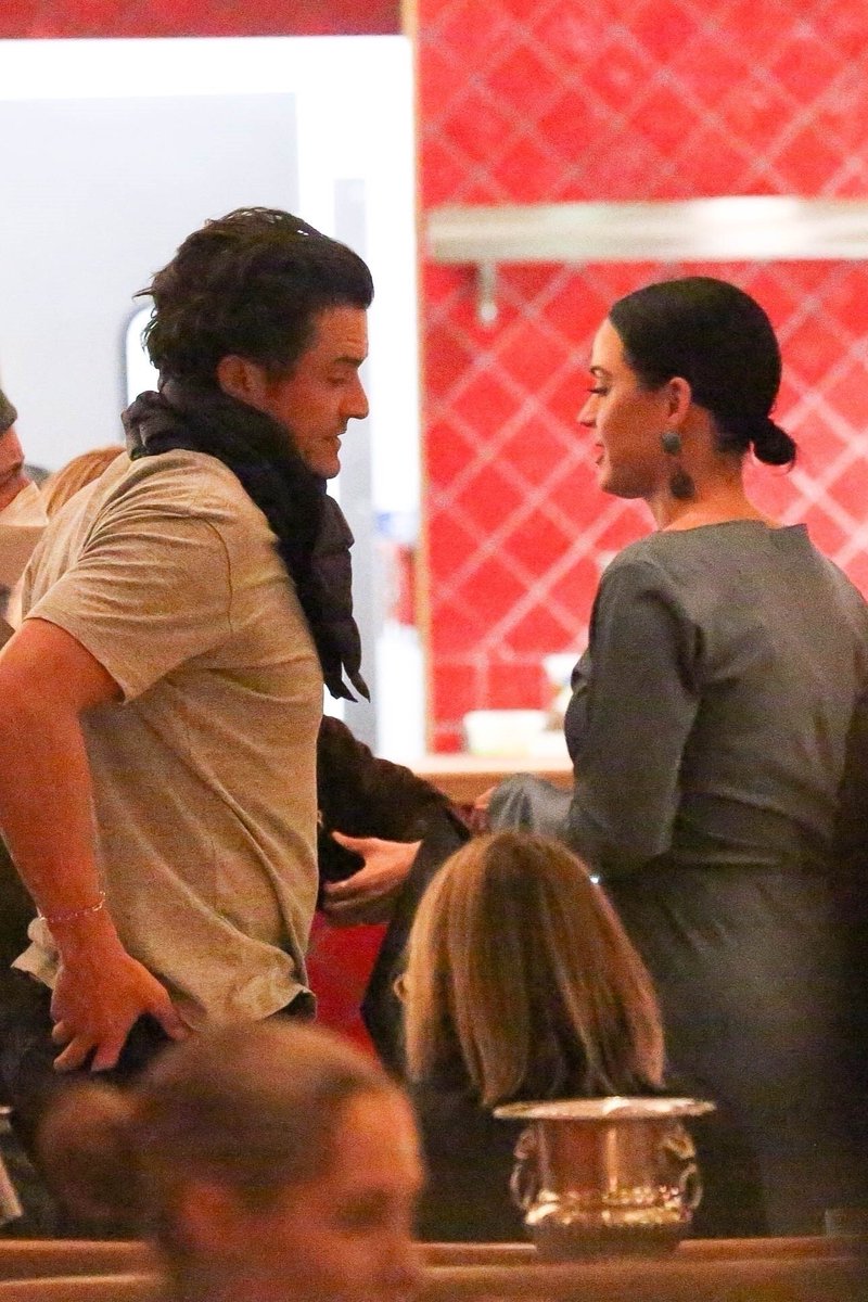 SpainKP_Media's tweet photo. FOTOS | Katy y Orlando fueron vistos saliendo de un restaurante en Los Angeles, donde celebraron el cumpleaños de este. https://t.co/be60OT1hyX