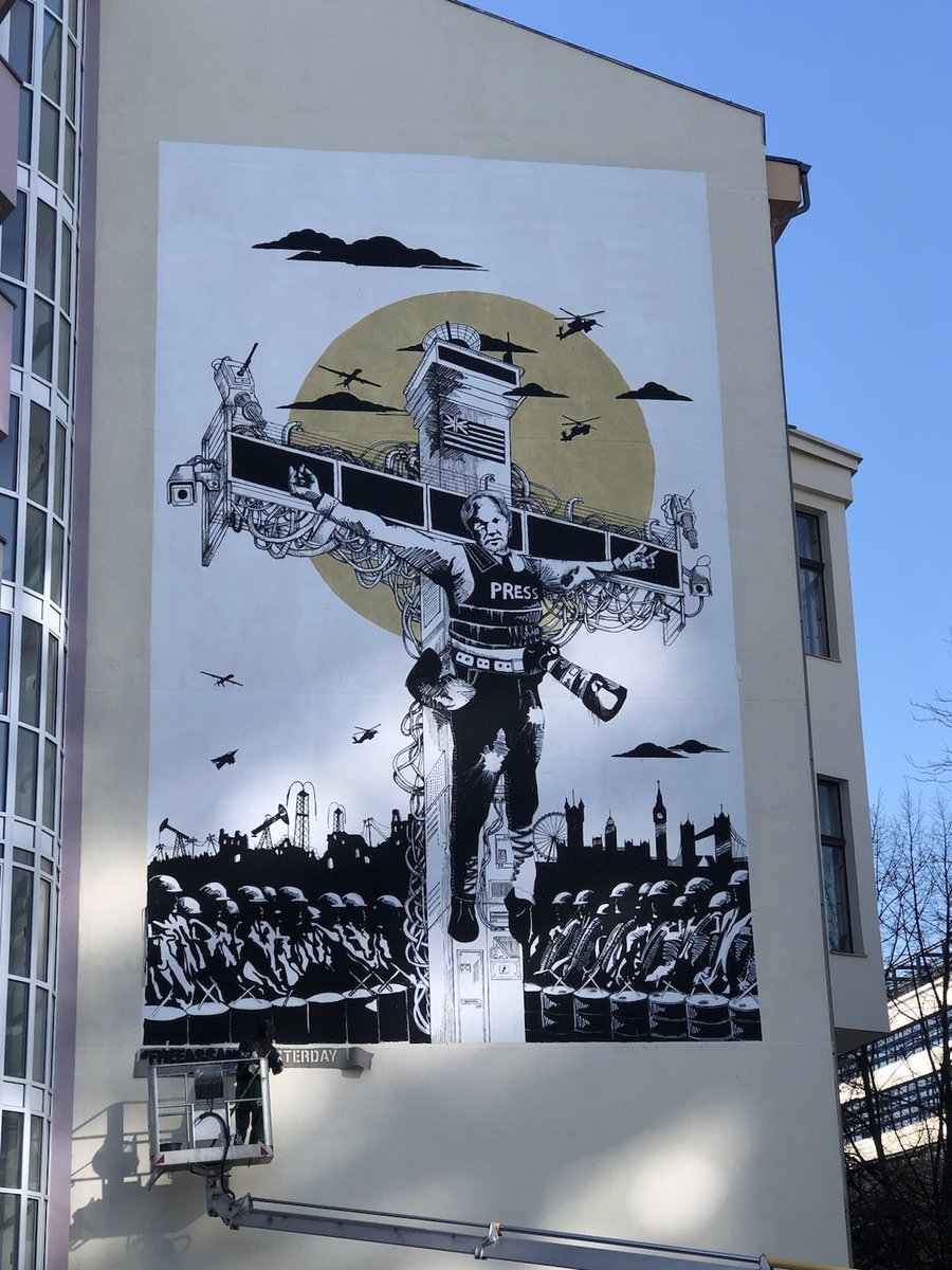 CirceThemis's tweet photo. @AustralianOpen @AngeliqueKerber @vika7 #djokernole, your visa was cancelled by war criminals!
Australia hates dissent!
Australia hates awakened people!
Australia is a master at crucifying defenders of Truth and Justice! 
Australia is a fascist State!
Speak about #Assange! https://t.co/WLU6qxMnvY