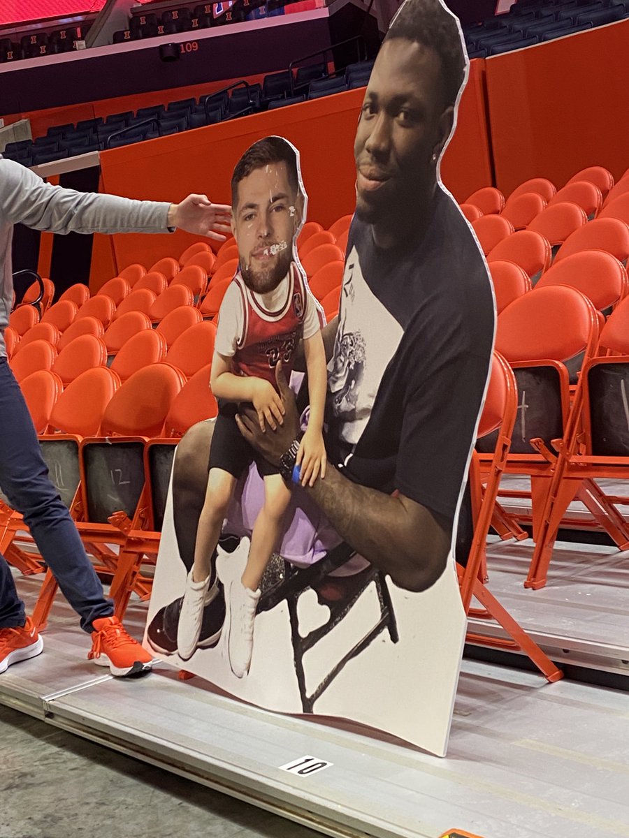 JWerner247's tweet photo. The ⁦@TheOrangeKrush⁩ are ready https://t.co/eavQCPrR7S