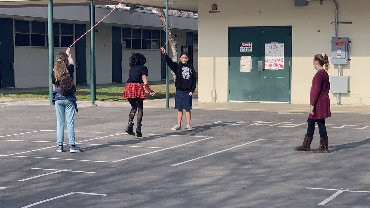 vanhornhornets's tweet photo. It was a beautiful day for structured recess! Thank you to Ms. Gutierrez for adding activities each week. Students are having fun, learning new games, and building social skills. #pbis #structuredrecess @PBVUSD @nicgut16 https://t.co/kyup5G4AHE