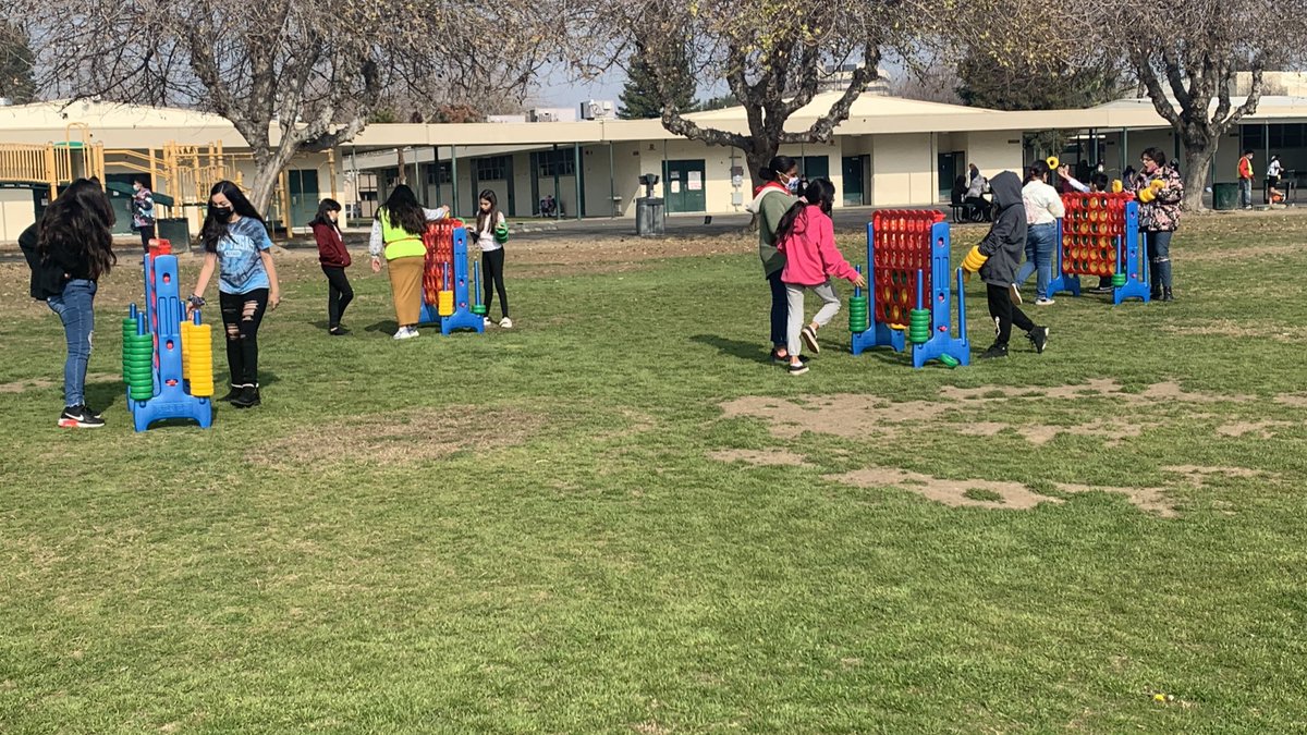 vanhornhornets's tweet photo. It was a beautiful day for structured recess! Thank you to Ms. Gutierrez for adding activities each week. Students are having fun, learning new games, and building social skills. #pbis #structuredrecess @PBVUSD @nicgut16 https://t.co/kyup5G4AHE
