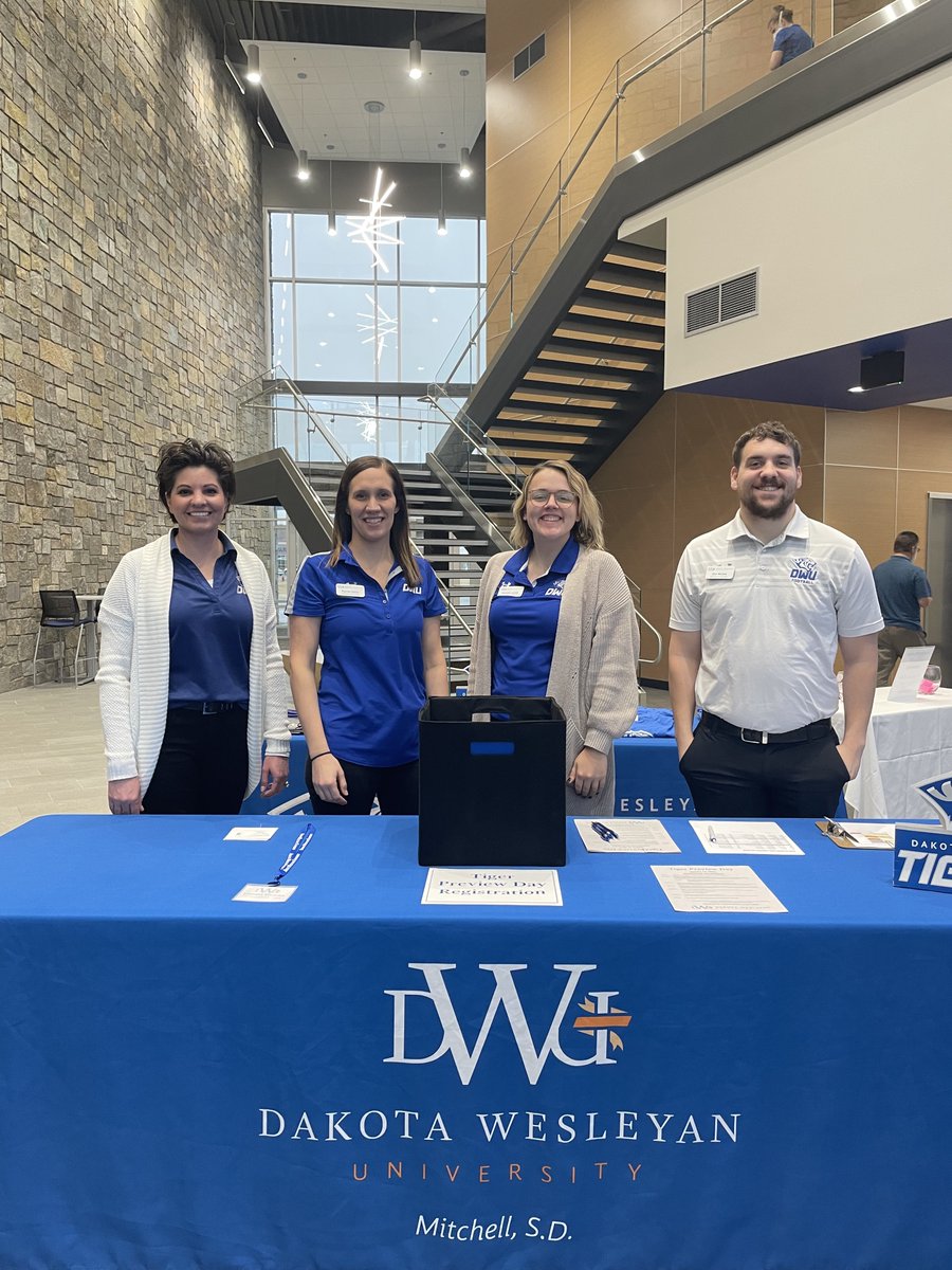DakotaWesleyan's tweet photo. We had a great welcome crew at today's Tiger Preview Days! 🐯💙🧡

High school juniors and seniors, are you interested in learning more about DWU?  Sign up for the next Tiger Preview Days on March 25.

https://t.co/X0up6j79sl https://t.co/jGH68WOLXK