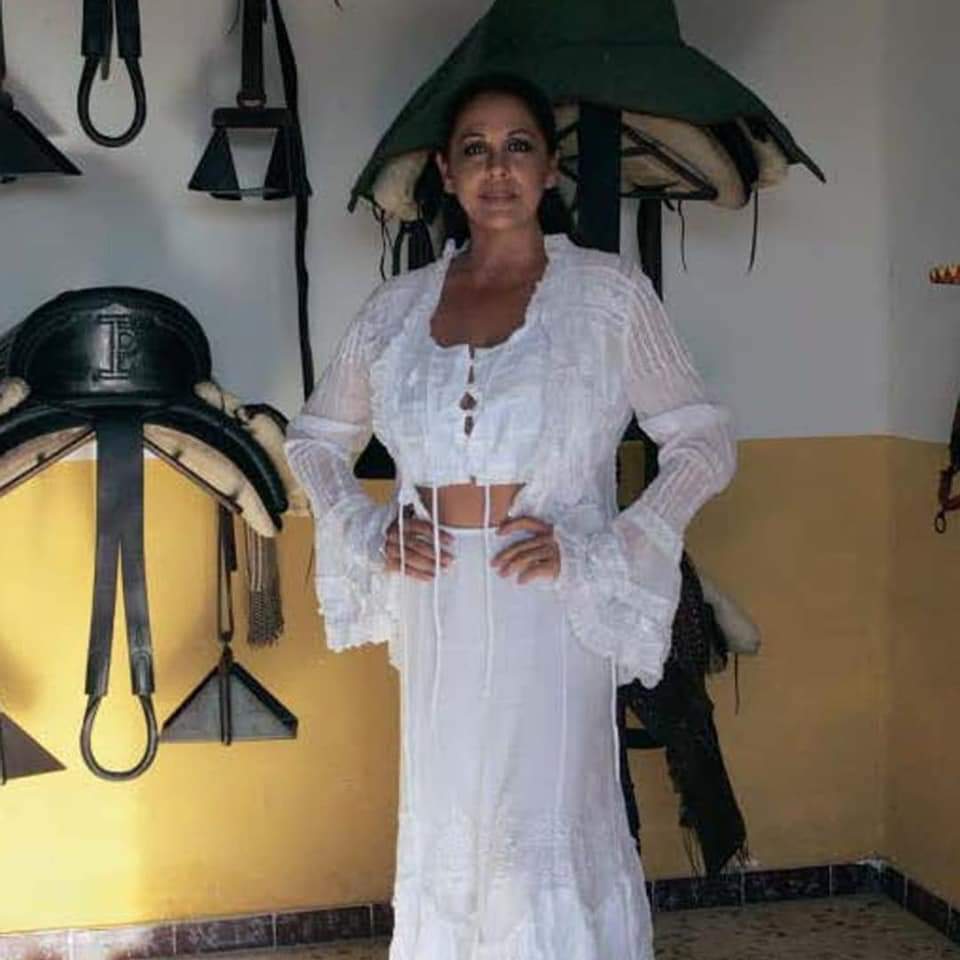 Mayri_sanr0man's tweet photo. Lo que amo este outfit 

#EstamosConIsabelPantoja https://t.co/iBJEkNsQFJ