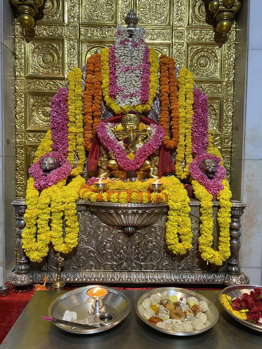 SVTMumbai's tweet photo. 🙏गणपती बाप्पा मोरया 🌺मंगलमूर्ती मोरया 🙏१५/०१/२०२२ https://t.co/pDFSz1S1N5