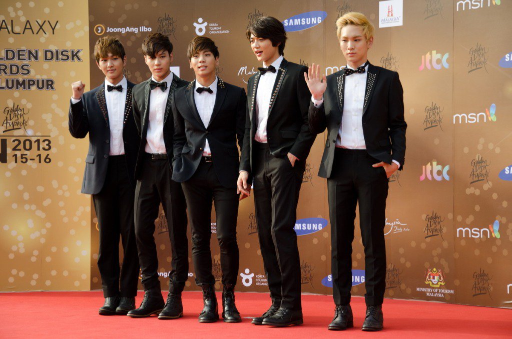 jjongonthisday's tweet photo. 130115 Golden Disk Awards https://t.co/h8xpzrDLSO