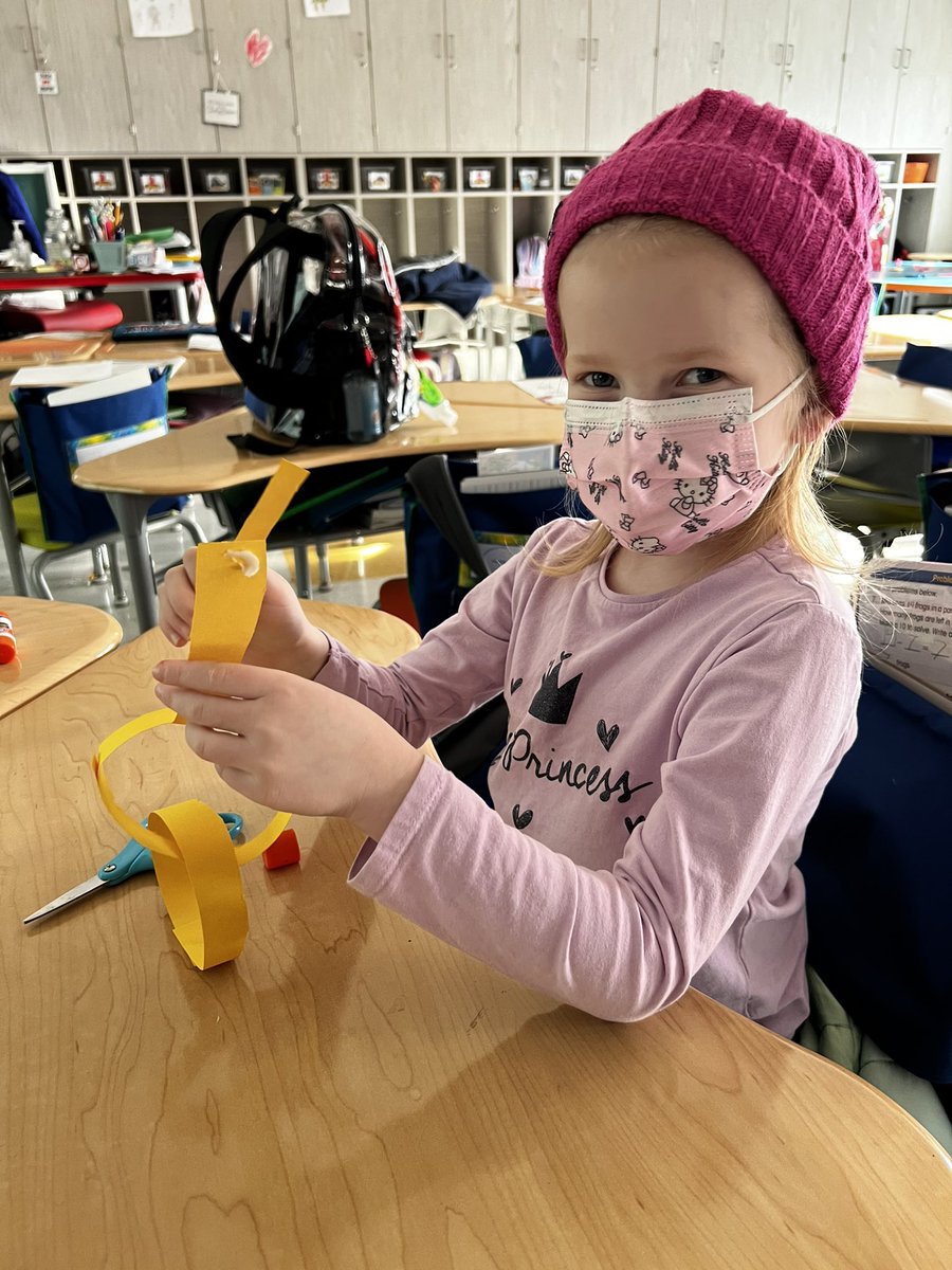 MsTattoli's tweet image. Check out how our “Paper Chain Challenge” went in class today! #WEEloveachallenge #WEEworktogether @WeehawkenTSD @McginleyIsabel